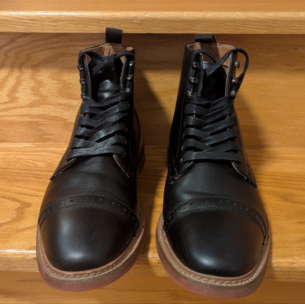 Men's Black Leather Cap-Toe Lace-Up Boots